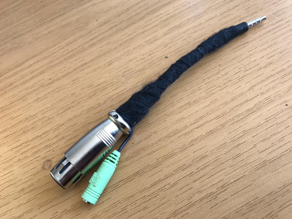 Diese feine Bastelei (ggf. zusammen mit dem Lightning-Miniklinke-Connector) von <a href="/HerrRunte/">Herr Runte</a> &amp; <a href="/PodcaststudioN/">PodcastStudioNRW</a> verbindet das populäre Superlux HMC 660 X Headset mit Eurem iPhone. <a href="/auphonic/">Auphonic</a> App drauf und #podcast aufnehmen.