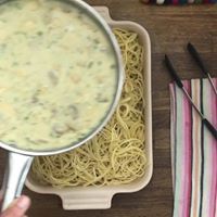 ChefOnABus's tweet photo. Chicken Tetrazzini Casserole https://t.co/v1XrBkLFsB https://t.co/sxjGfqqRr1