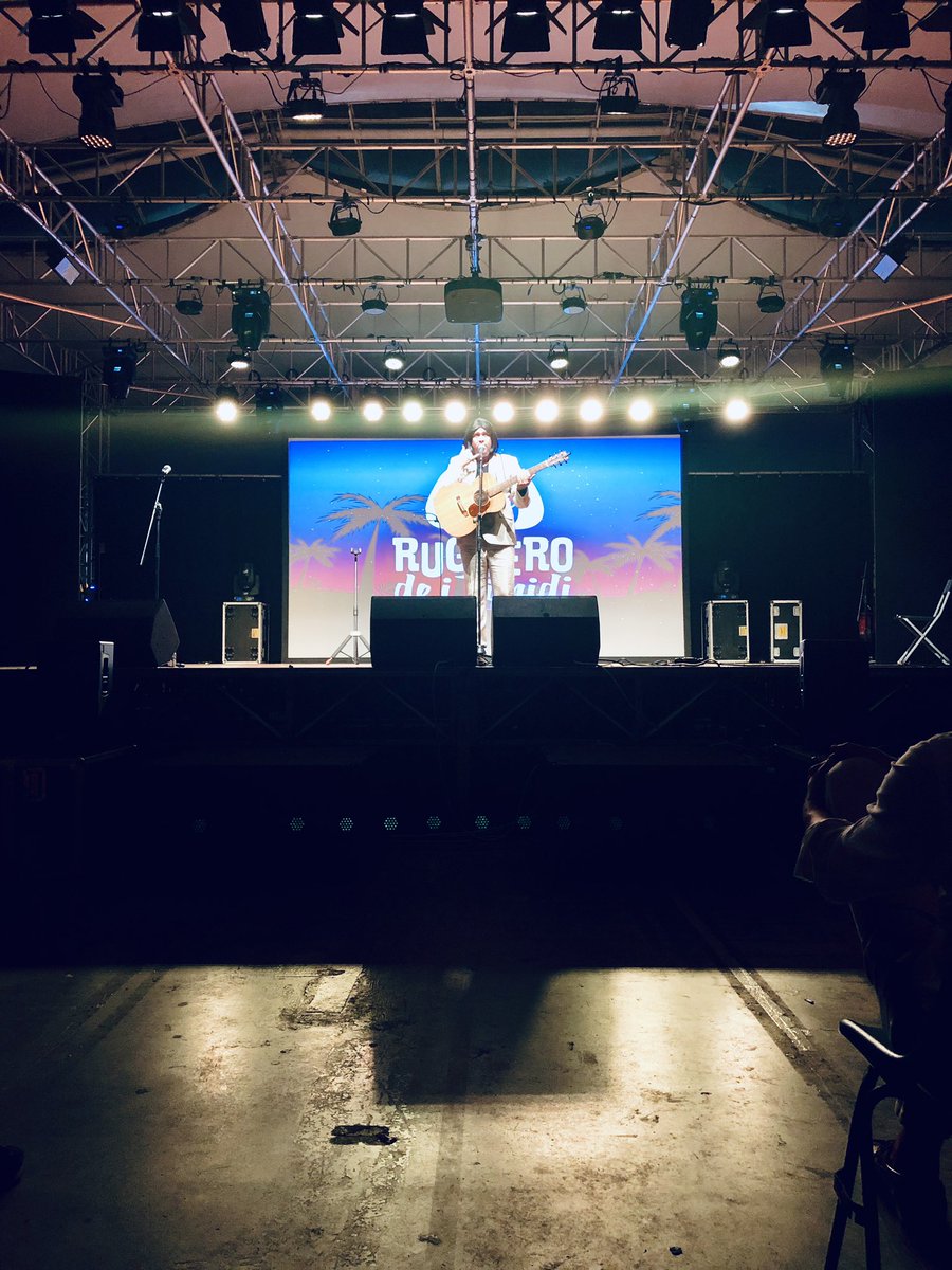 PortoAnticoGe's tweet photo. OK, ragazzi, noi siamo qui per fare un po’ di copertura live al concerto di #RuggeroDeITimidi, ma i testi - lo sapete - sono un po’ ESPLICITI e quindi niente video, niente dirette. Insomma, ci restano le foto. Le foto sono OK. Forse.
-
#EstateSpettacolo19 #PalcoSulMareFestival https://t.co/NB1gExl672