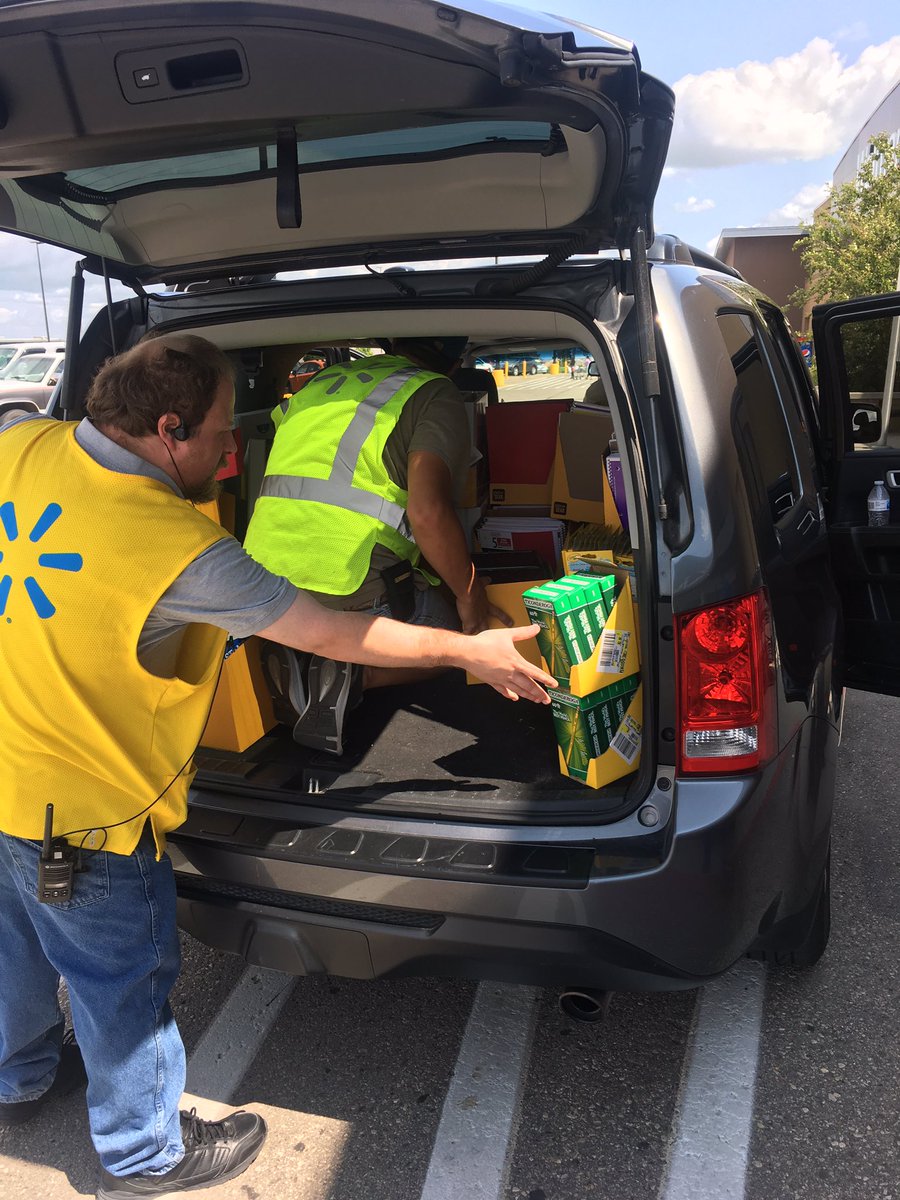 JenniferModeen's tweet photo. Always look for the helpers- Fred Rogers- special thanks to David Matthew and Lori @Walmart who went above and beyond for our youth today! #empoweryouth #educationendshomelessness @GFSchools https://t.co/mi5krEB9rM