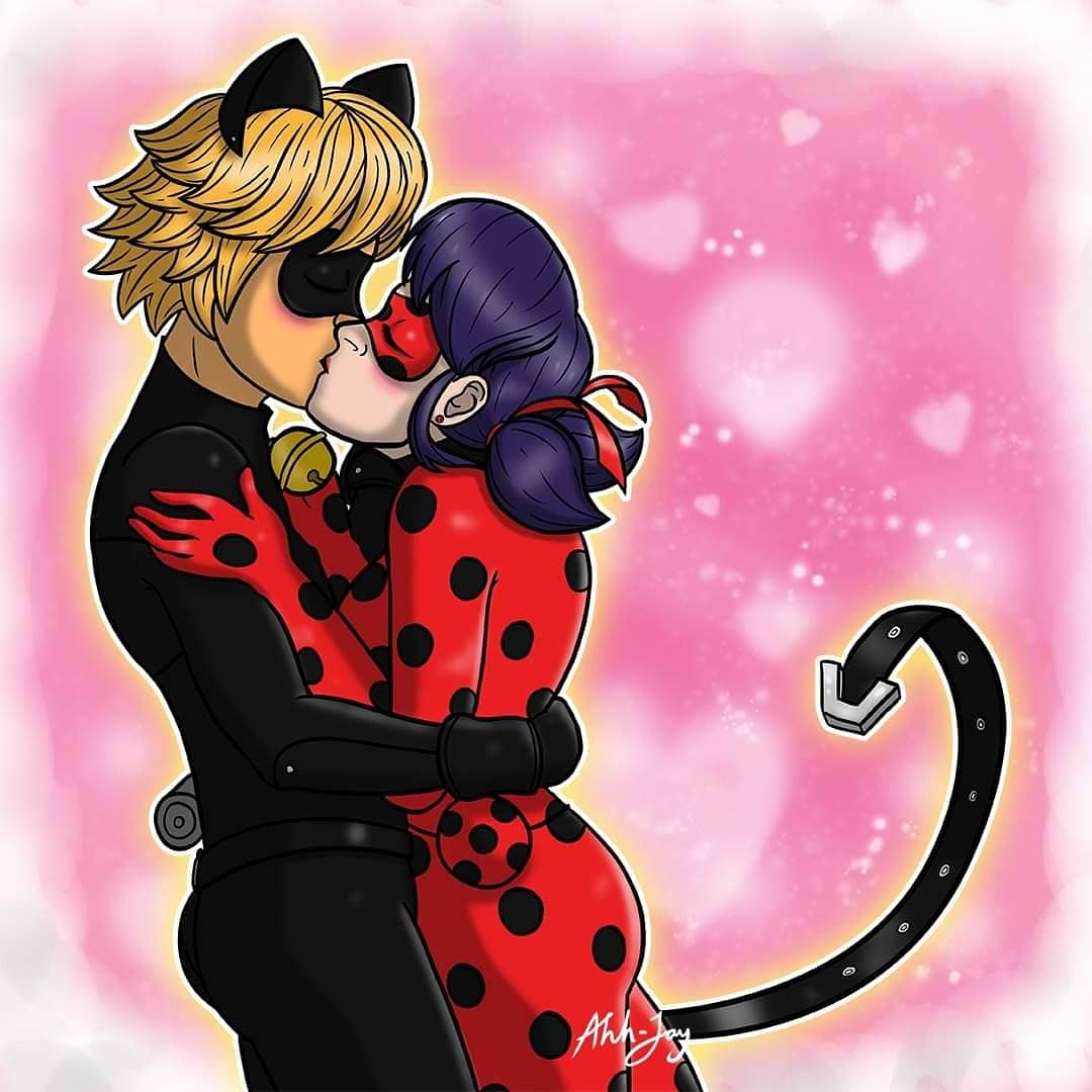 Miraculous Ladybug and her Boyfriend Cat Noir Secret Love Kiss