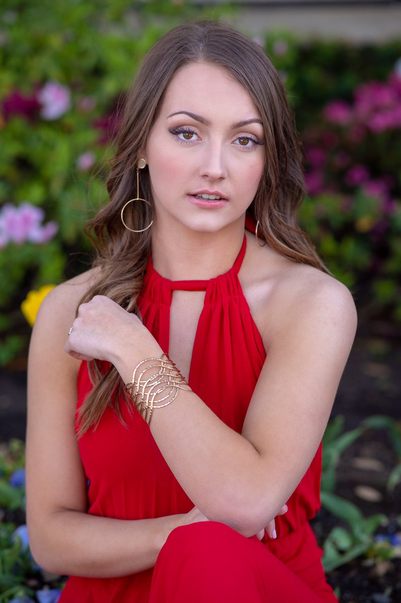 1VintageCouture's tweet photo. RED HOT DROP❤️🔥
#sen19rs#seniors2019
#seniorignite #ModernSenior #seniorchic #DFWphotographer #ExpectExcellence #seniorads #SeniorStyleGuide #seniorinspire #theseniorcollection #seniorstyleguide #senioryear #seniorpics #seniorsunday #seniorphotographer
#seniorpictures https://t.co/zlKOp9b5cv