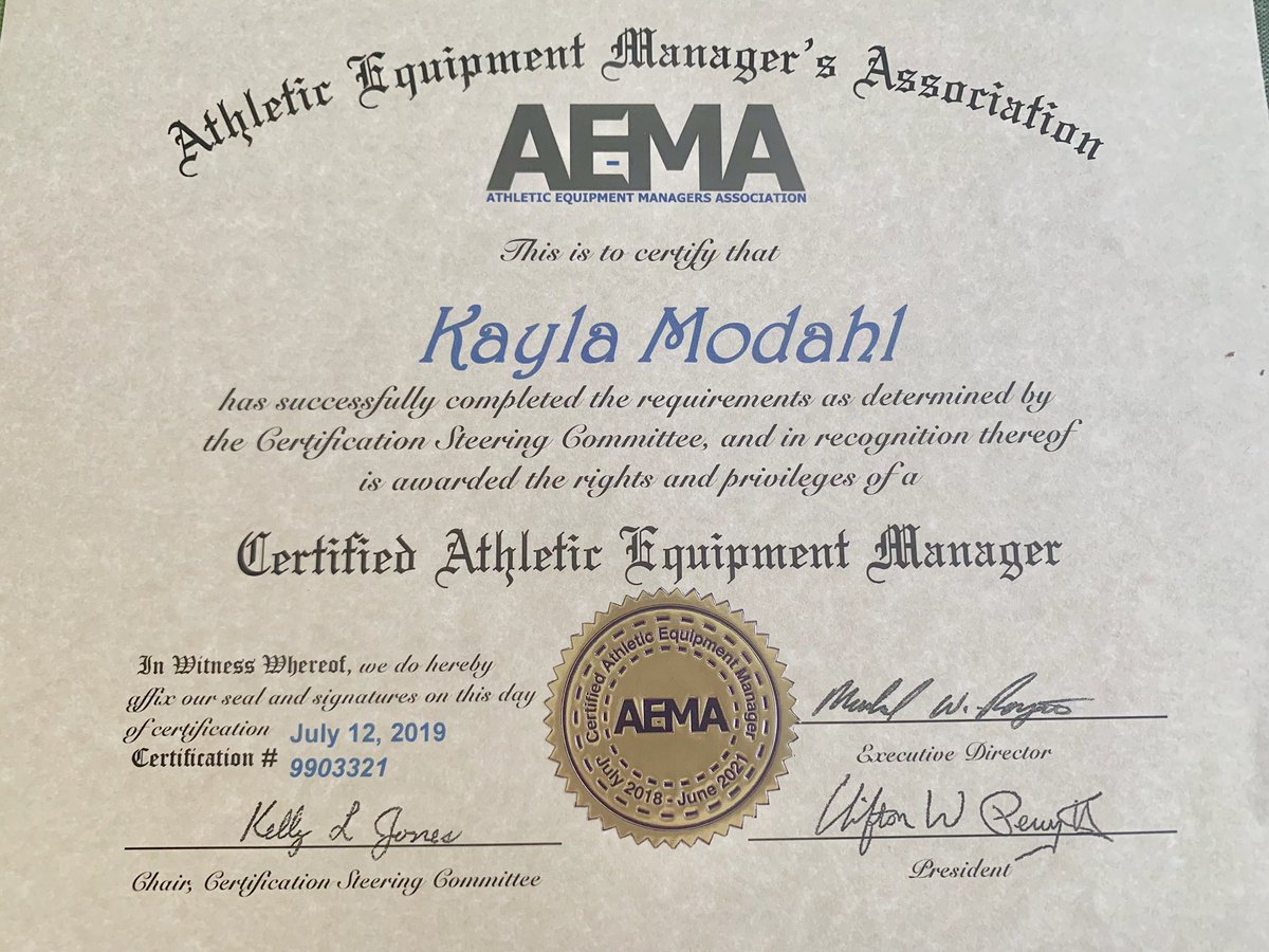 KaylaModahl's tweet image. I’m officially a CERTIFIED equipment manager! 💁🏼‍♀️ @AEMA_74