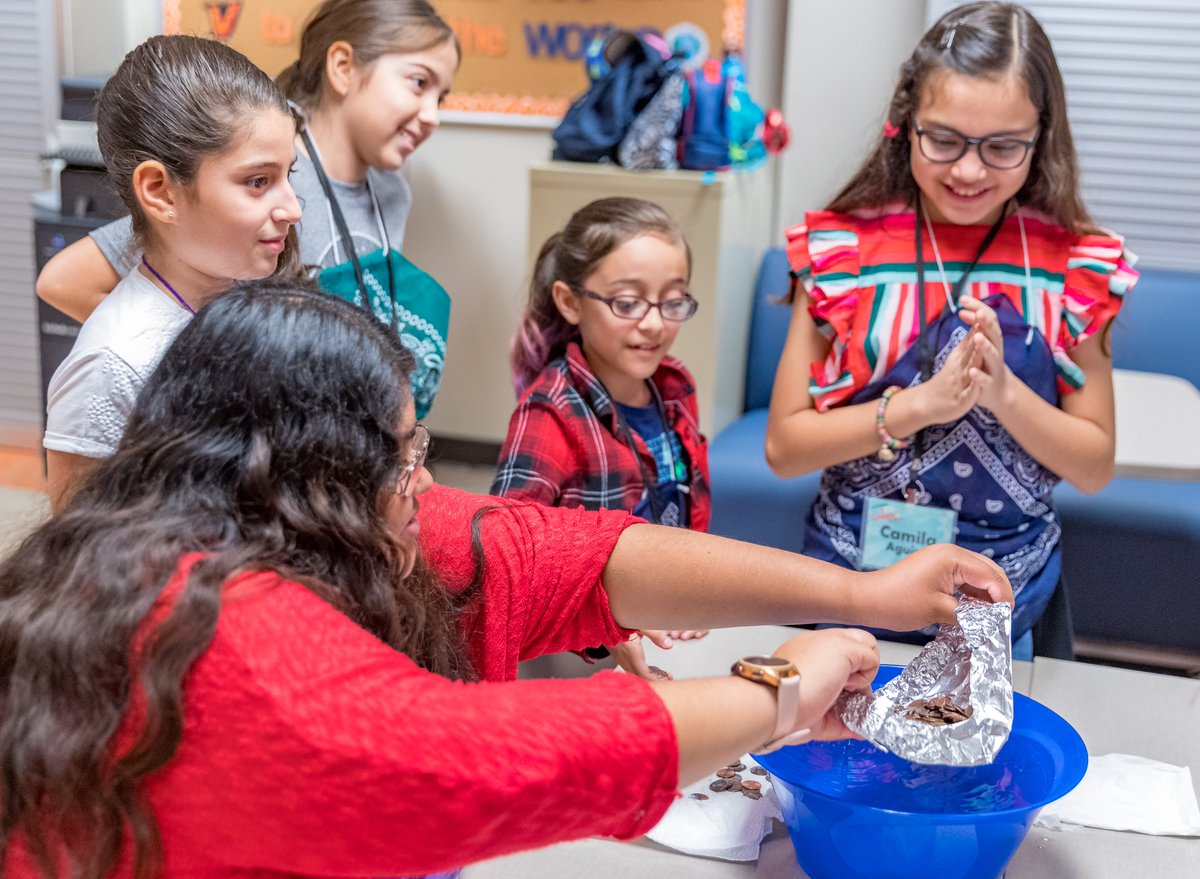 UTRGVNewsroom's tweet photo. Discovering the world of science through fun, hands-on activities at STEM Summer Camp at #UTRGV Brownsville. #UTRGVSTEM https://t.co/nUHHmkzHau