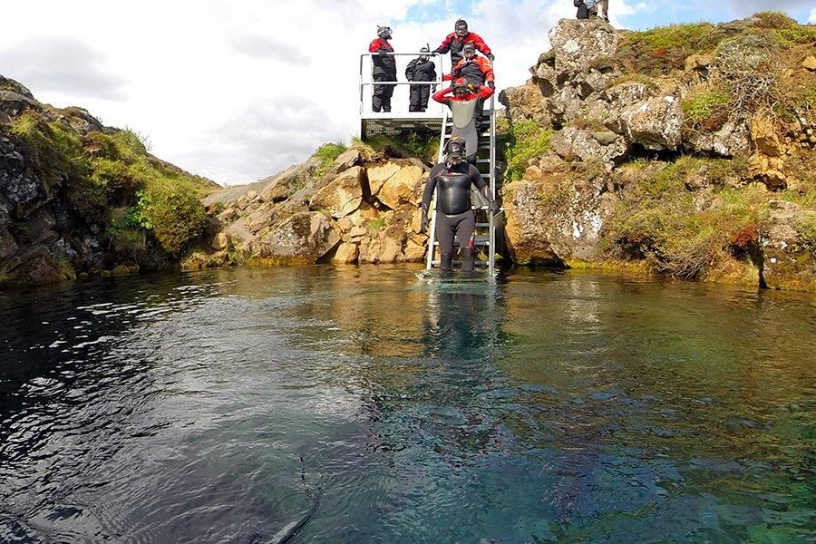 IcelandAdvice's tweet photo. Have you always wanted to try snorkeling, diving or freediving between two continents?💦 
Now is your chance! Book your experience here 👉 https://t.co/guXj5xE67i https://t.co/cL8VtSXhNC