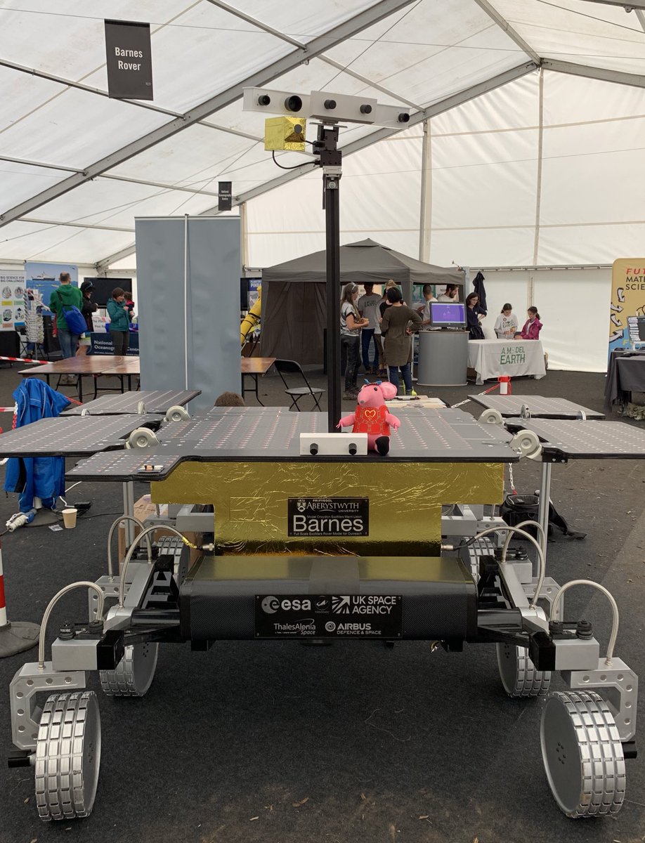 BarnesRover's tweet photo. Had a great time at @bluedotfestival with @AUPE_ExoMars! It’s very exciting to think that this time next year @ESA_MarsRover will be getting ready to launch 🔵 🚀 🔴 https://t.co/MM29uhR4P4