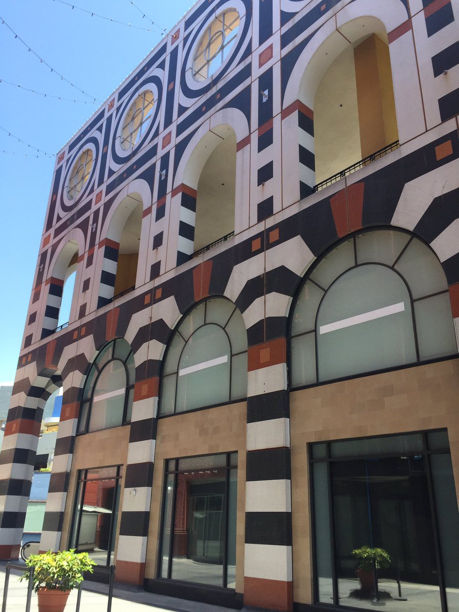 lizzie_king's tweet image. Arrived to beautiful sunshine and a few hours to stretch my legs before settling in to my first #PDIPOA #protocolforum in #SanDiego ☀️ #gaslampquarter #hortonplaza #harbordrive #petcopark