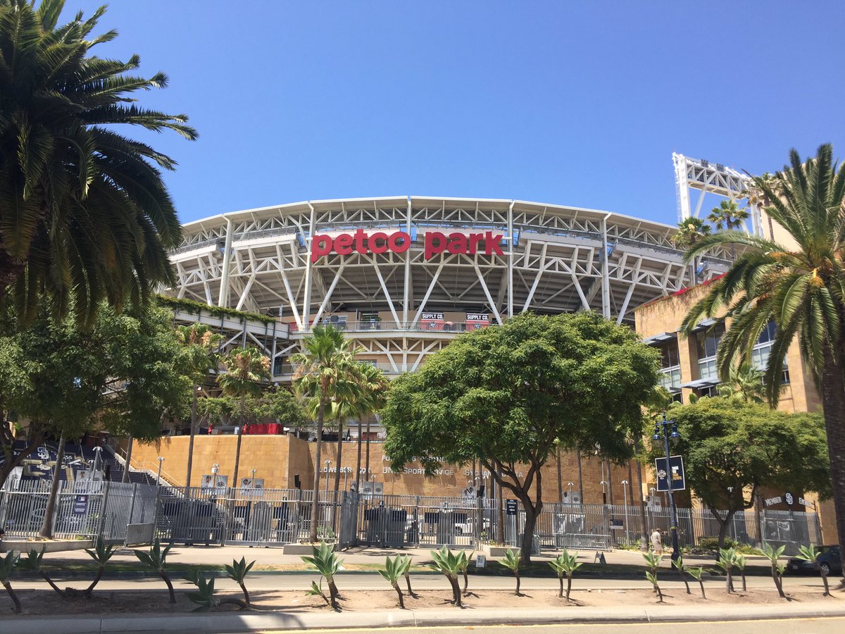 lizzie_king's tweet image. Arrived to beautiful sunshine and a few hours to stretch my legs before settling in to my first #PDIPOA #protocolforum in #SanDiego ☀️ #gaslampquarter #hortonplaza #harbordrive #petcopark