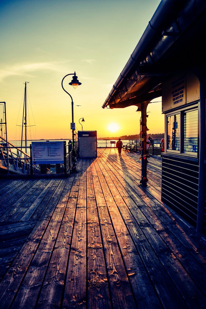 Little walk in Old #Harwich this evening ❤️🙏🏻<a href="/1936matt/">Matthew Mallett.</a> <a href="/BBCLookEast/">BBC East</a> @HistoricHarwich <a href="/HarwichSociety/">The Harwich Society</a> @harwichanddov <a href="/Frank_Leppard/">Frank Leppard</a> <a href="/markyrowls/">Mark Rowley</a>