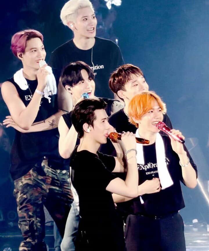 venda__'s tweet photo. My kings 

@weareoneEXO #EXO @B_hundred_Hyun  @layzhang https://t.co/D2poh1YOlV