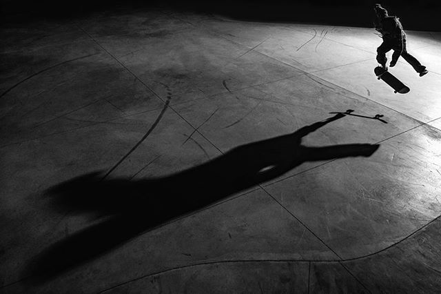 @sababa_life casting his shadow on the Eastern Sierra Skatepark with a textbook Ollie North. Join us on July 27th, from 10AM-6PM for Summer Saturdays, and enjoy indoor/out access to skate, bike, bounce and more! Hit the link in our bio for more details. … ift.tt/2LAK3ke