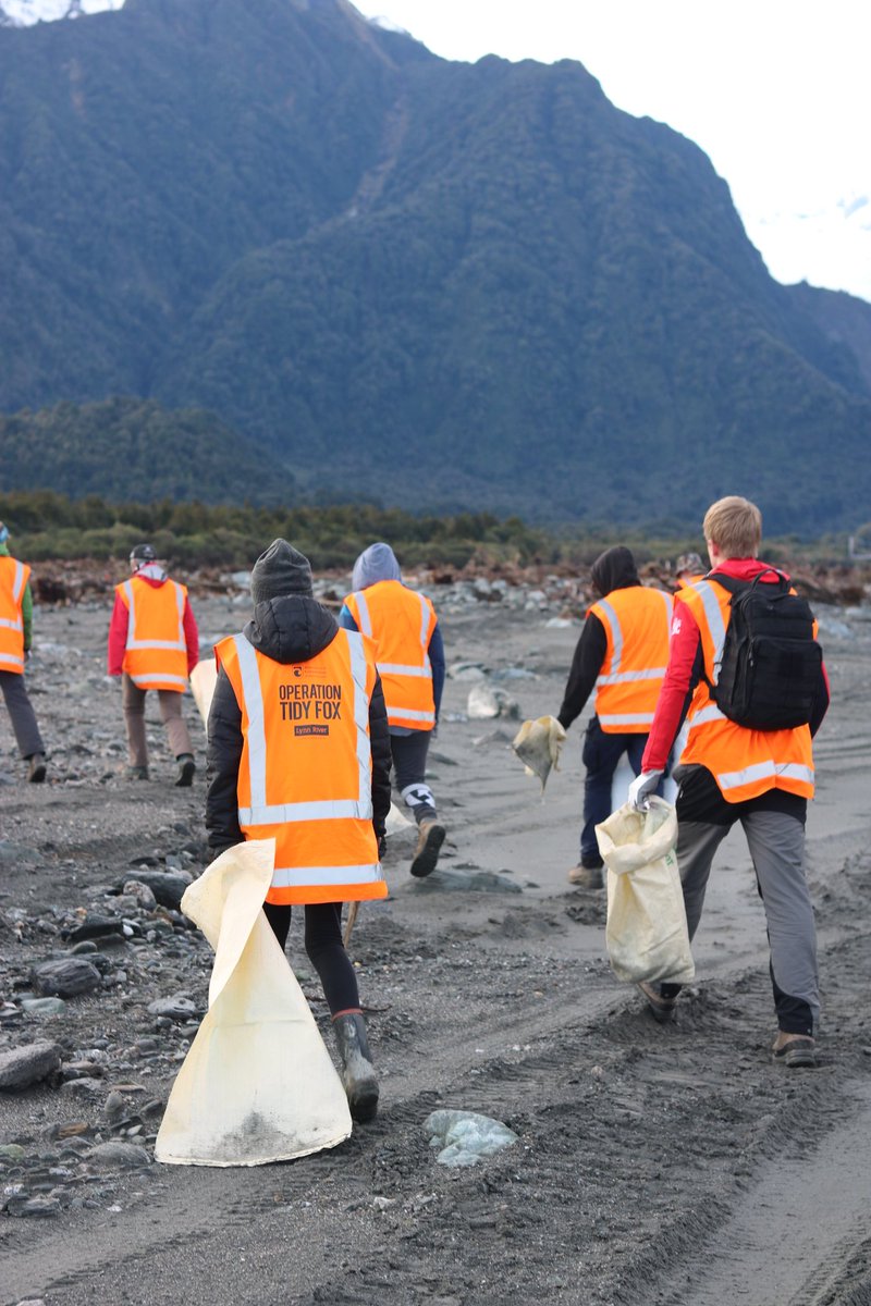 Katietodd_NZ's tweet photo. It's officially the biggest day in four months for #OperationFox. 106 volunteers plus defence force personelle and DOC workers. The mess is enourmous but the morale is high @rnz_news https://t.co/V5wRmw14Rj