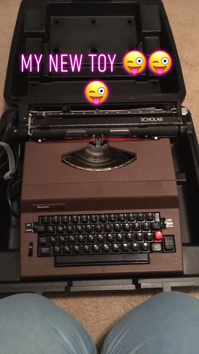 Hazming21's tweet image. This year isn’t going to be anything less than Golden for me....deaf when it comes to drama &amp;amp;&amp;amp; gossip, all I can hear is the money 🤞🏾❤️💰 #GetUpOnMyLevel