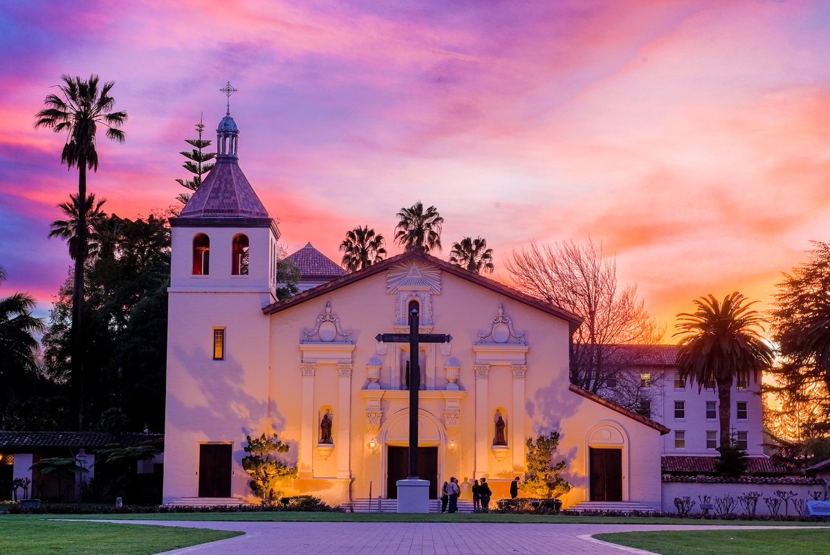 SantaClaraUniv's tweet photo. Mission Mondays make for the best Mondays 😍#LifeAtSCU #SCUBeauty #SCUSummer
📷: @cesarwrap https://t.co/hovOV5PATS