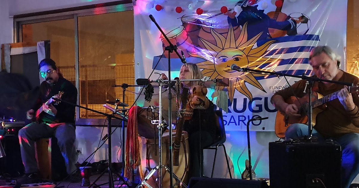 Matuasto_Trio's tweet photo. Presentación en "La casa Uruguaya" 13-07-19 https://t.co/BTjMugDg4Z https://t.co/pIGGvmDGXA