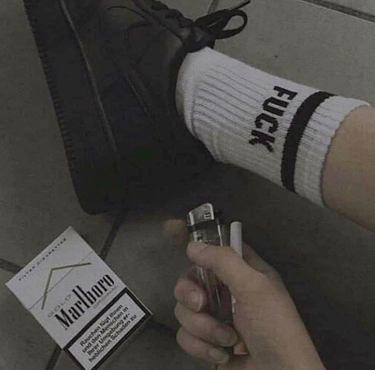 🚭Don't smoke 

📷 @cvpied  #simplefits #dailystreetlooks #tribalswagg #overdoseofstreetwear #allstreetwear #ootd #bestofstreetwear #theartofstreetwear #jetmylook #outfitsoceity #sttreetcentral #photography #basementapproved  #outfitbrlg #highstreetfashion #hipland