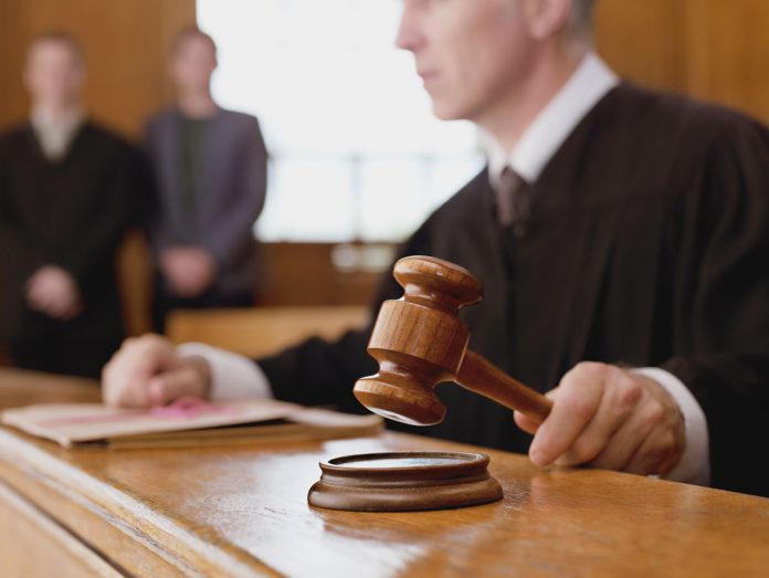 Juror’s injury delays murder trial thestarnews.com/jurors-injury-…