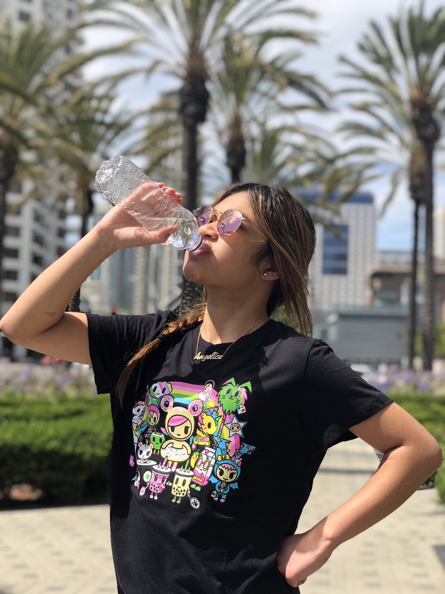 Wherever you are in this summer heat☀️🌴make sure to drink enough water💦for healthy kidneys. #HeartYourKidneys ❤️🤟🏼#NKF