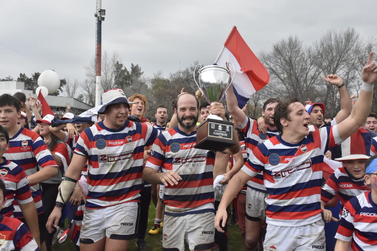 Que salen a ganar, que quieren salir CAMPEÓN! Old Resian venció a Jockey y celebró su primer título en la historia. ¡Mirá todas las fotos en nuestro Facebook oficial! 🇳🇱🏆🥇🍾 bit.ly/2Y5LPvj