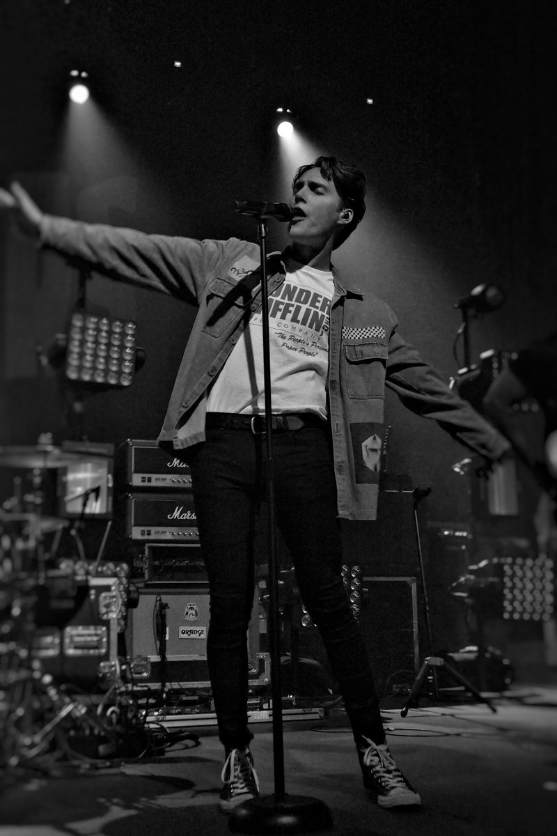 Its1OkRockwhaaa's tweet image. Also!! @Weathersband was awesome!! Here are 4 pictures I took for my cousin as she really liked them!! And so did I of course lol #EyeOfTheStormTour #VenturaCA