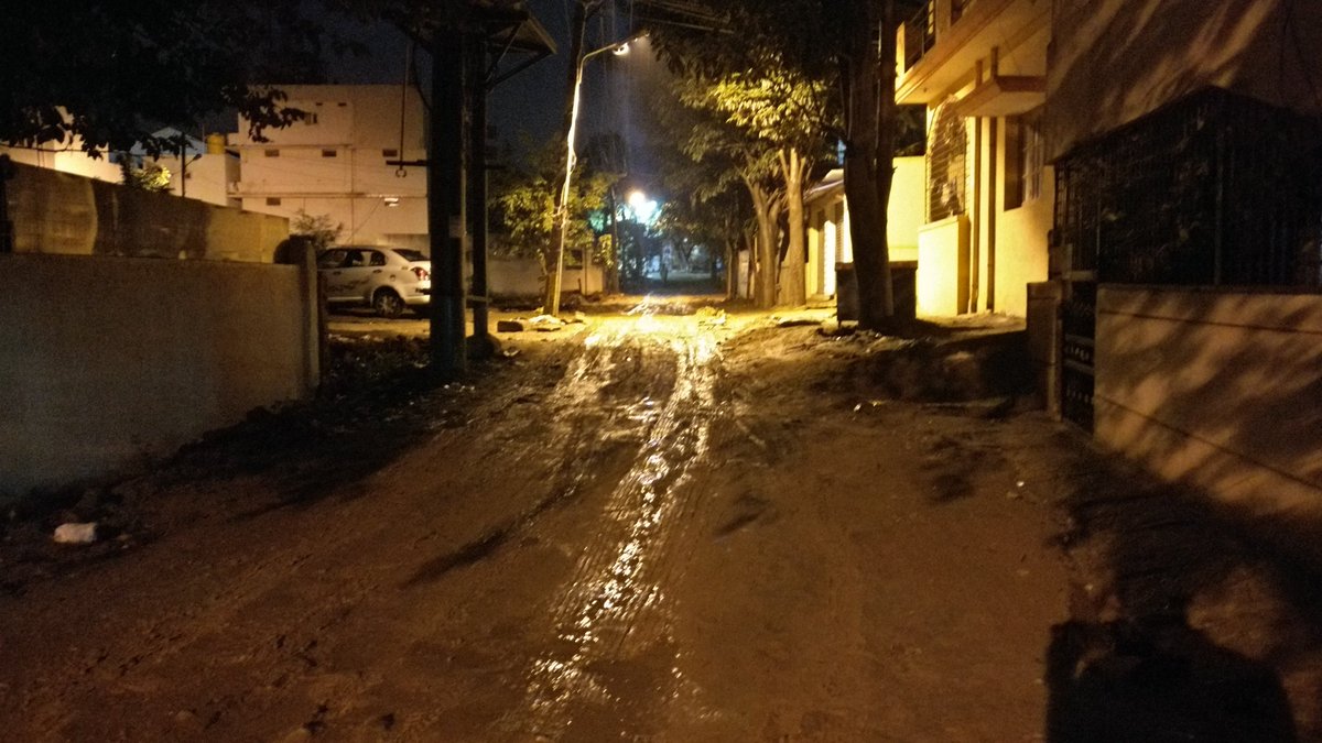 rajeshV2008's tweet image. Incredible #bangalore roads by #BBMP. Reminds me of the roads of saintdenis from #RDR2