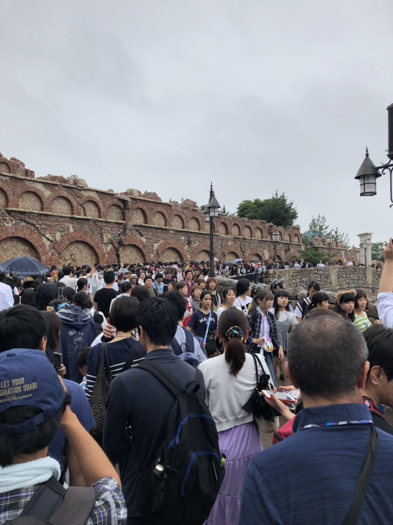 tweet 【ディズニー】ソアリン初日 開園10分でファストパス