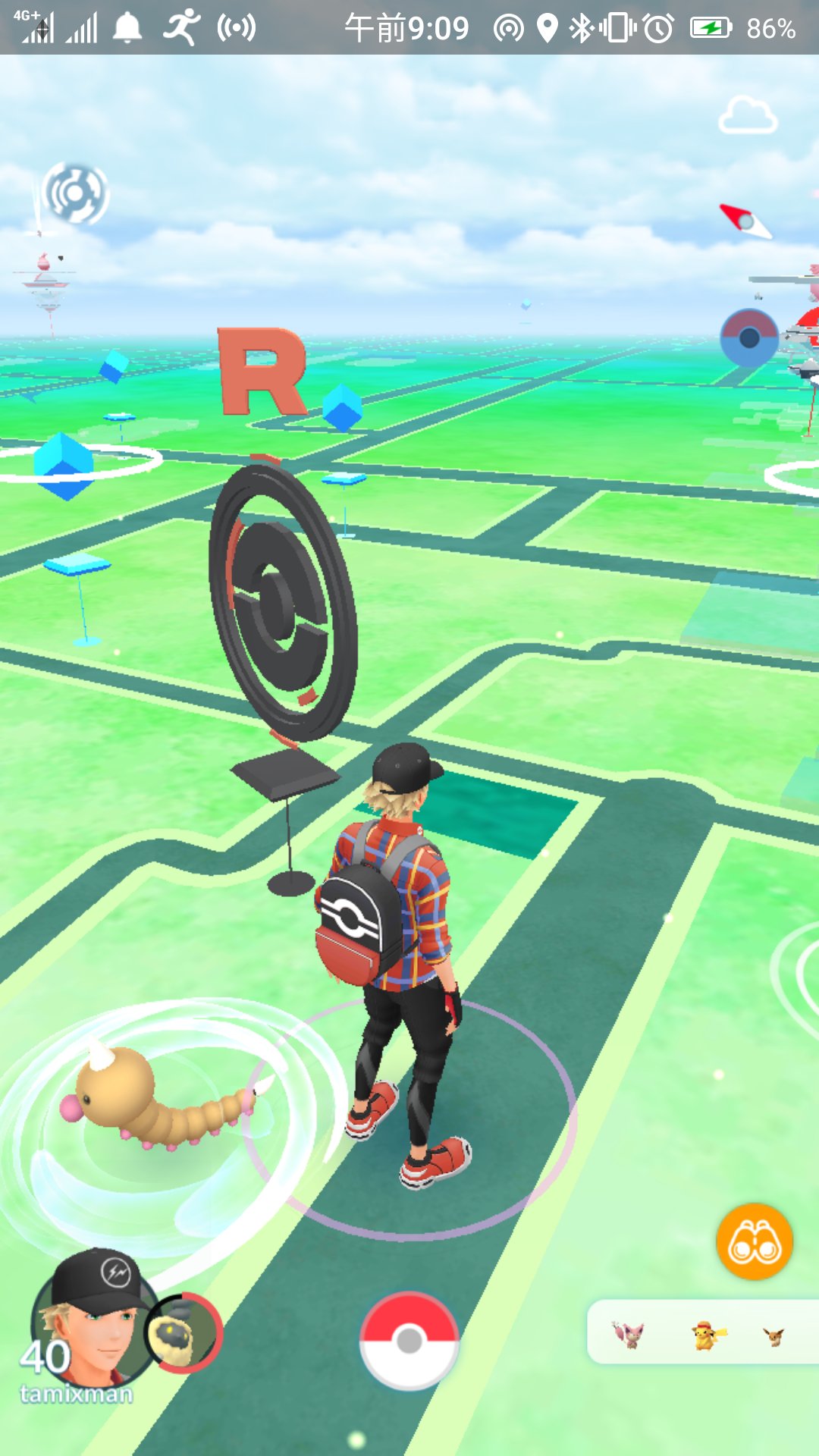 こどもびいる 早速 佐賀市内でも黒いポケストップを発見 ポケストップは点滅しているので遠くからでも分かりやすかったです 近づくとポケストップのデザインも違う ポケストップに触れるとロケット団のしたっぱとバトルになります ポケモンgo