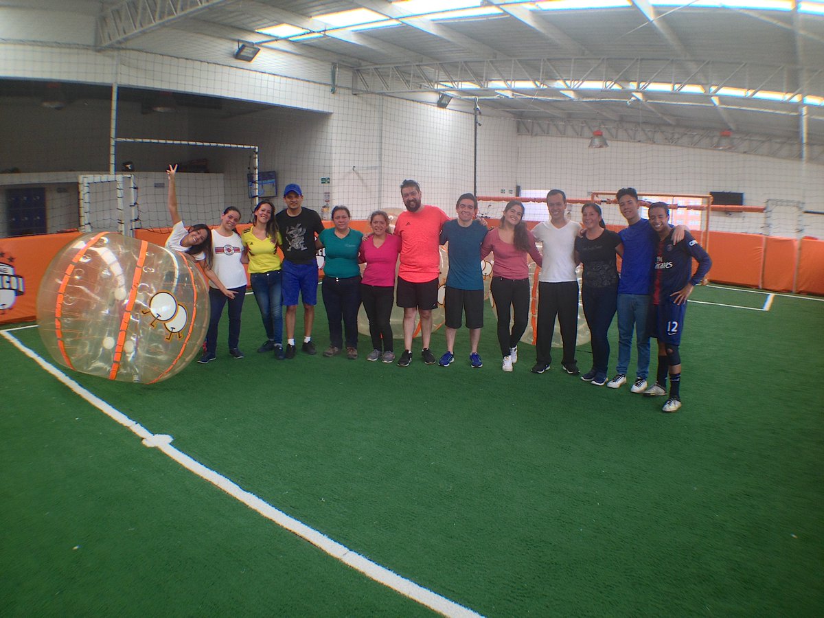 BubbleCol's tweet photo. El grupo de Judith Martinez jugo Bubble Football en el Atico de San Rafael  Ven a jugar que tenemos promociones para toda la semana desde $150.000.00 para una hora de juego con 10 burbujas y hasta 12 personas en horarios Diurnos de lunes a Viernes. https://t.co/OzznIfQJ4X
