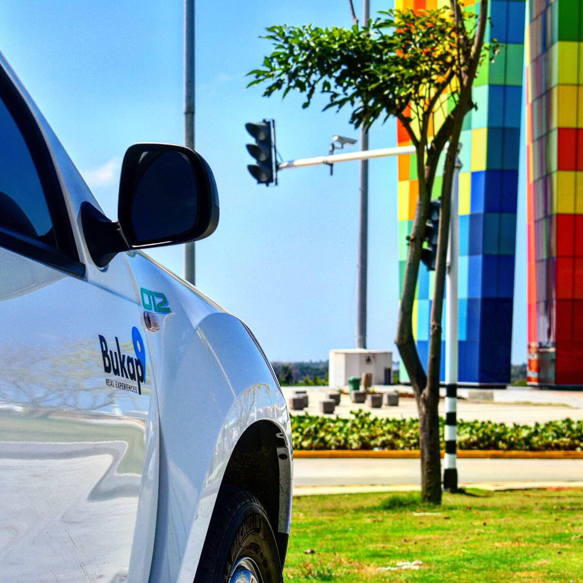 BukapTravels's tweet photo. La Ventana Al Mundo es un monumento público ubicado en #Barranquilla🇨🇴
Para el proceso de diseño se inscribieron más de 100 concursantes de alrededor del mundo, un jurado calificador eligió una propuesta de la arquitecta Diana Escorcia Borelly🥇#travel #vacation #Colombia #bukap https://t.co/yNLWN69Qbi