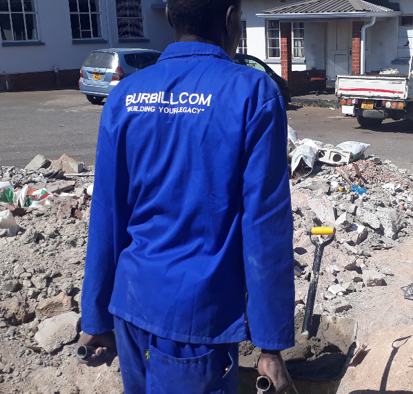 Burbill_Builder's tweet photo. #Burbill.com... Building your legacy. 📷 Wengai 
.
.
#construction #blue #TuesdayThoughts #harare #zimbabwe https://t.co/vMyuBJwOo0