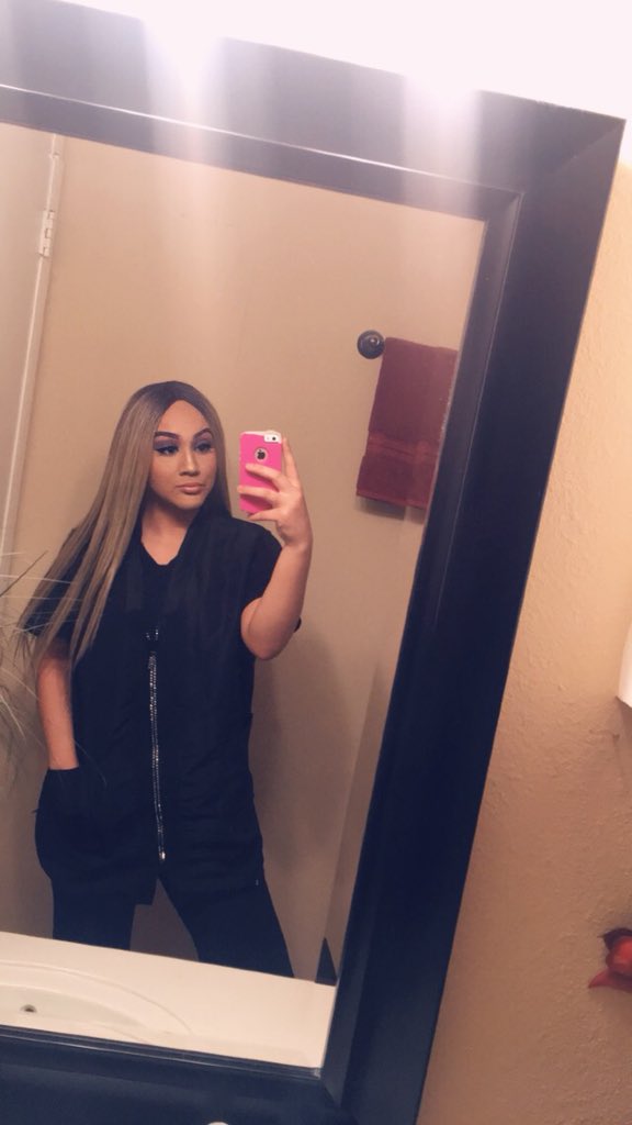 lexii_boo1's tweet photo. Be a boss &amp; build ur own empire🦋✨ 
#Cosmetologistintraining✂️💄📚💕 https://t.co/InOLMB4ylJ