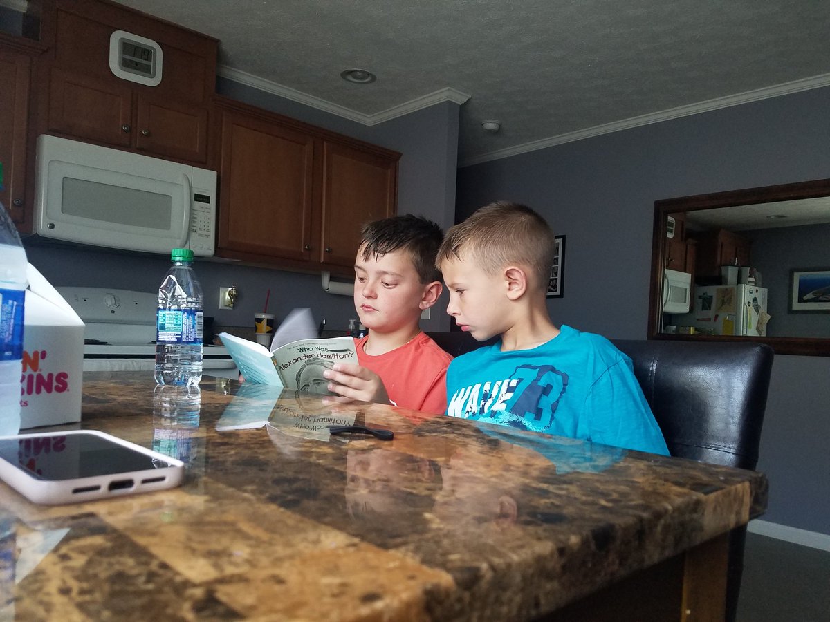 Jamielynn010681's tweet photo. Kevin & Kellen spend some time reading while on vacation! #oakisland #RamtownReader @HowellTwpAdelph @HowellTwpRamtwn @OkersonCalc https://t.co/RodYcopC9P