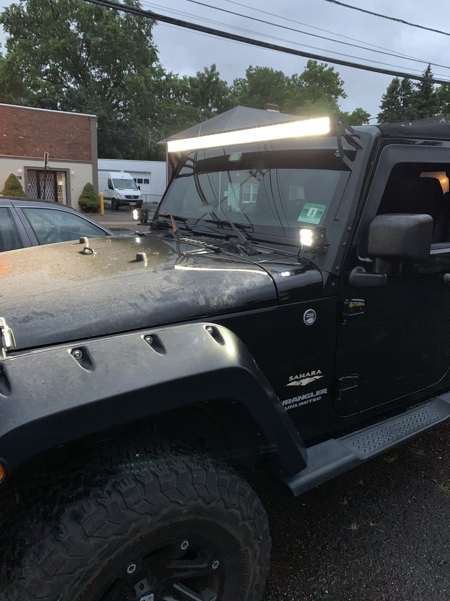 MetJoeAutoElect's tweet image. Light up the night with a light bar kit while staying safe with a @RydeenMobile backup camera.