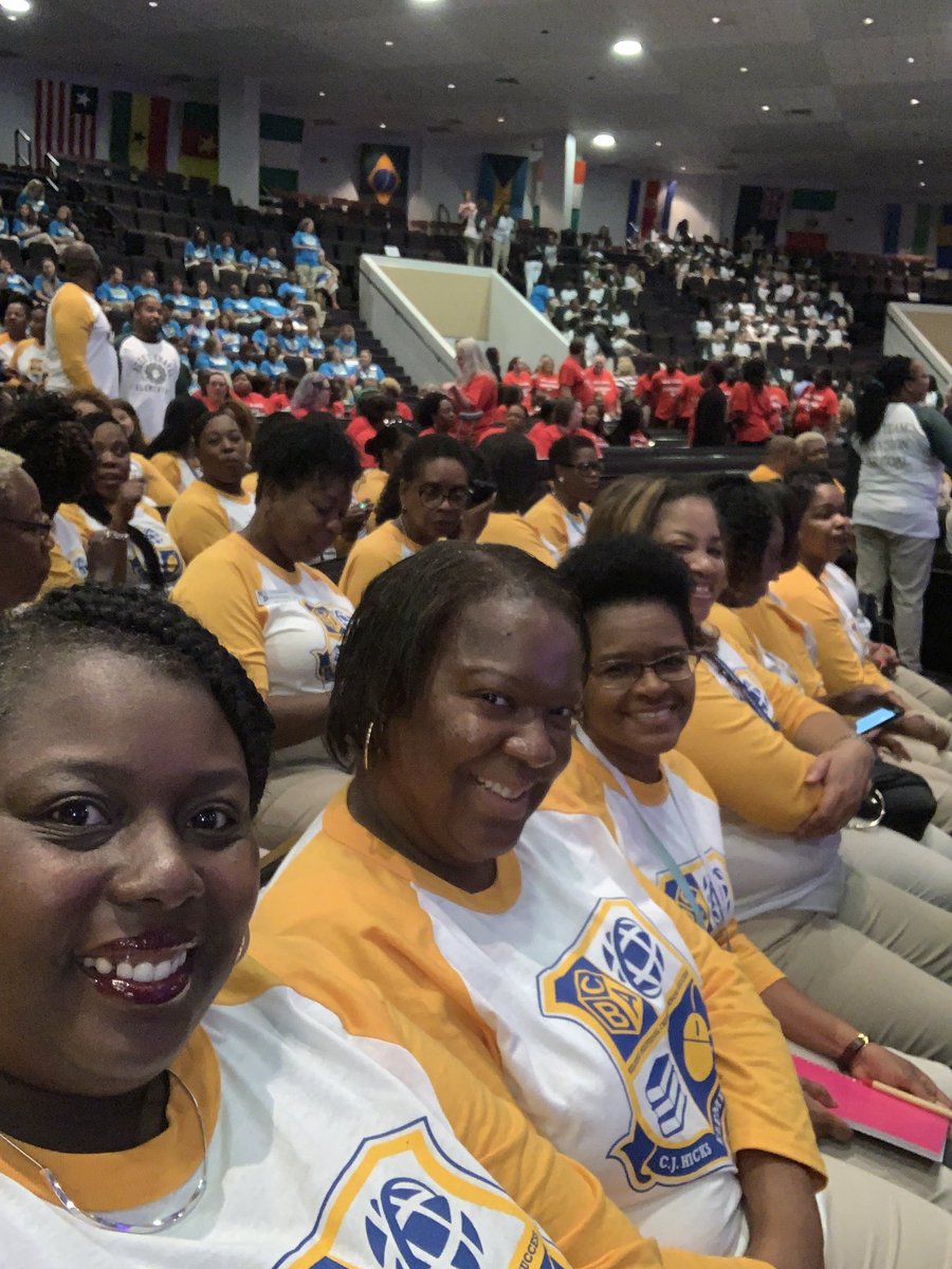 MochaJenkins's tweet photo. Convocation SY 19-20! https://t.co/UGvsm4MDwJ
