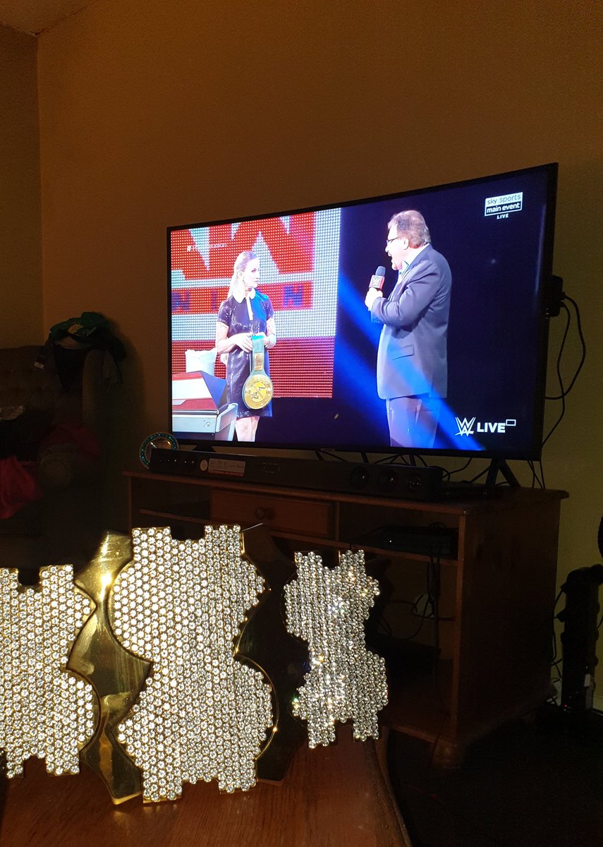 SJNicholls86's tweet photo. Everybody has a price for the Million Dollar Man! #MillionDollarMan #RAWReunion #rawisheyman @MDMTedDiBiase https://t.co/u6zxmSjeJn