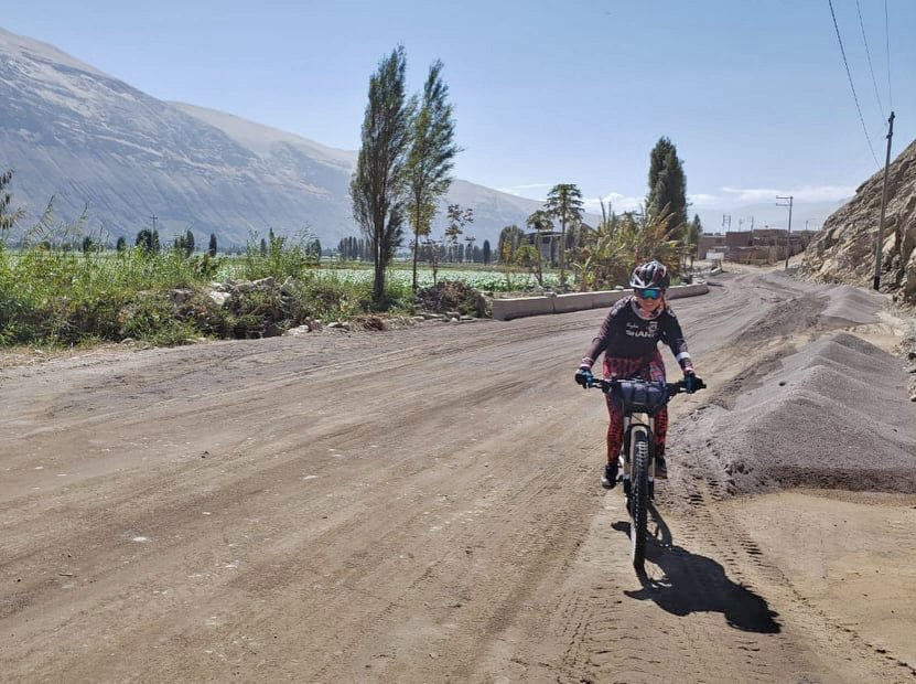 Grennyra's tweet photo. Torán- Majes 167km #viracos #hastadondepuedesllegar #ciclismonaespn  #ciclismo #cycling #cyclingphotos #cyclinglife #BIKEBIKEBIKE #bikedc #bike #bikergirl #bikerlife #biker #MTBB #mtbos #mtb #mtbbxthebest #bicicletas  #bicicleta #bici #Riders #arequipa https://t.co/dba02P3pkH