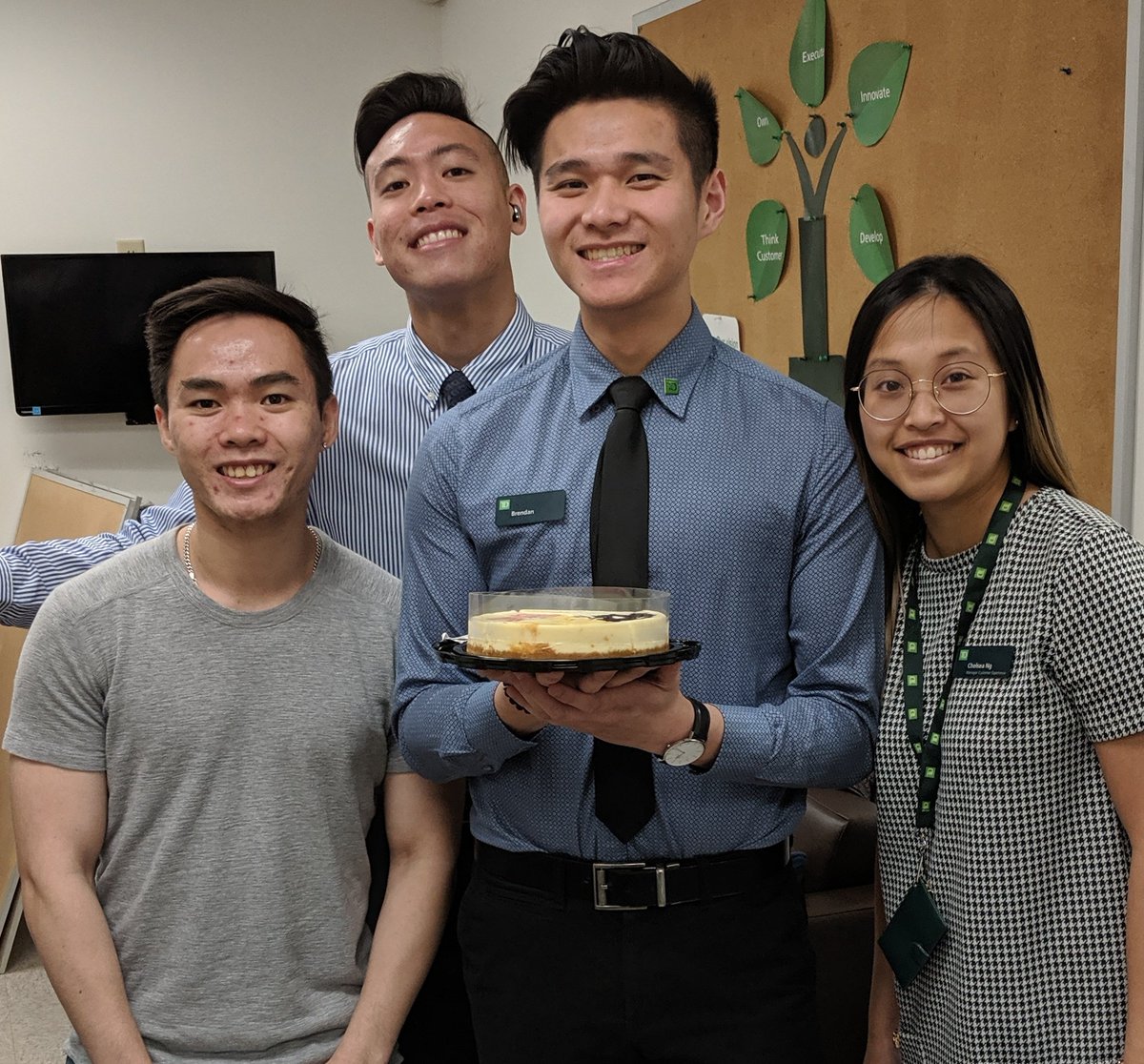 Chelsea Ng (@_chelseang) on Twitter photo Happy 1๏ธโฃst TD-VERSARY to our CEA Brendan! Thank you for all that you do for the #LandsdowneLegends team!! ๐ Enjoy your well deserved cake! ๐ฅณ๐๐ฐ #YouMakeTDย <a href="/Tricia_Whitwham/">Tricia Whitwham</a> @TDDejanB <a href="/AugChan721/">Augustine Chan</a> @NicoleKubica_TD <a href="/AndyCribb_TD/">Andy Cribb</a> Happy 1๏ธโฃst TD-VERSARY to our CEA Brendan! Thank you for all that you do for the #LandsdowneLegends team!! ๐ Enjoy your well deserved cake! ๐ฅณ๐๐ฐ #YouMakeTDย <a href="/Tricia_Whitwham/">Tricia Whitwham</a> @TDDejanB <a href="/AugChan721/">Augustine Chan</a> @NicoleKubica_TD <a href="/AndyCribb_TD/">Andy Cribb</a>