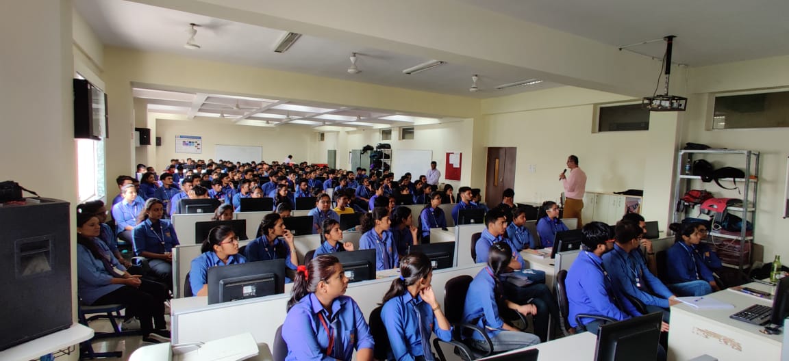 NiranjanMankame's tweet photo. First session on my Journey in Becoming A Multiplier #BAM to educate students and get them started on their #Journey2Salesforce with @trailhead. India will be more than ready by 2022.@ericakuhl @kavindrapatel @mittuvikas @SfdcKiran @NitishaRJ @jayeshtej @Ajinkya_SFDC @arpitjai03 https://t.co/9X8xaL33lG