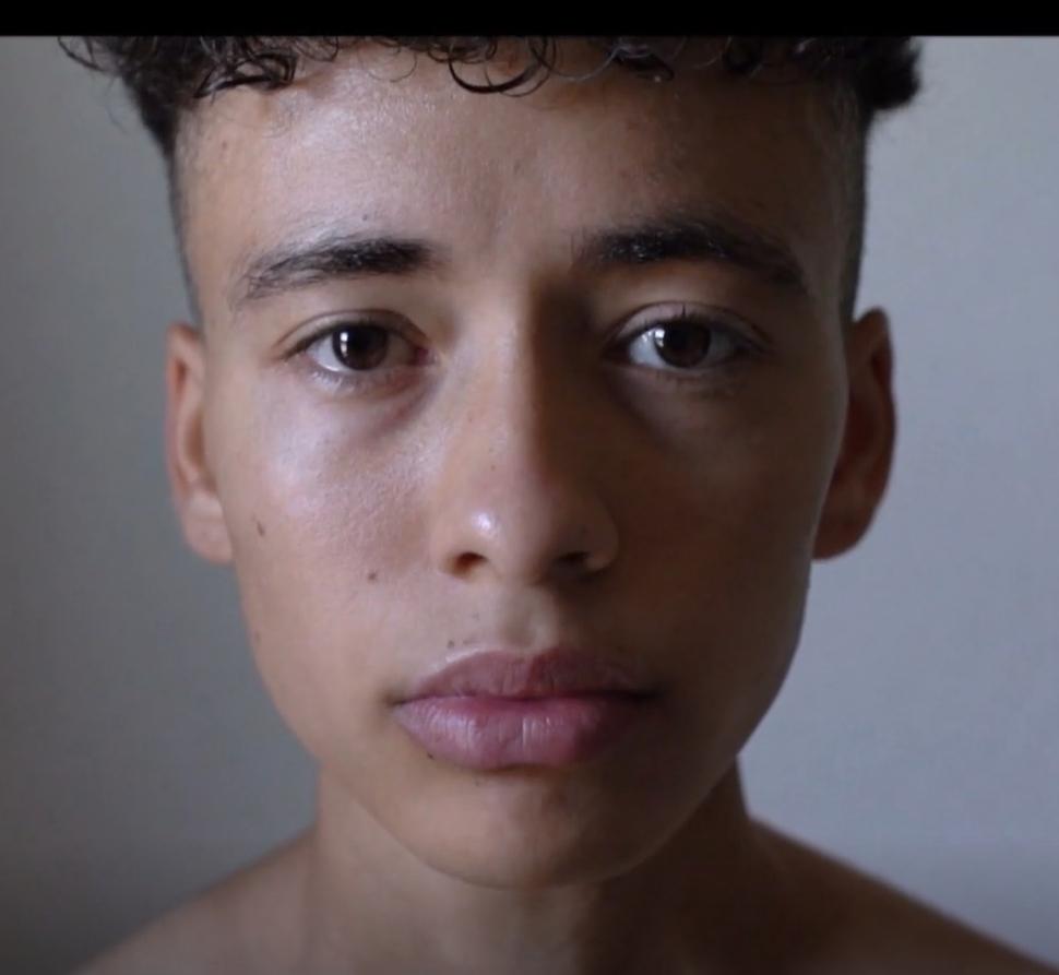 wijzijnmind's tweet photo. Filmmaker Jessica Villerius komt met een nieuwe persoonlijke documentaire. Hierin volgt ze de 24-jarige Marvel Harris, die in transitie is van meisje naar jongen: https://t.co/dzcJGHmD4y #autisme #adhd #psyche https://t.co/Ma4JIJSa3d