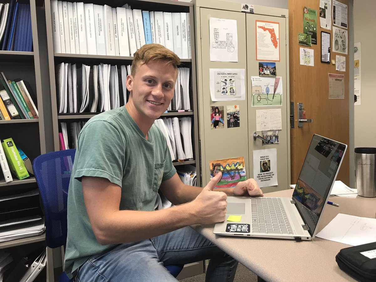Undergrad intern from <a href="/MCB_Illinois/">U of I School of Molecular and Cellular Biology</a> Douglas Stuehler in search of genomic regions from predatory mites that can be used for species identification #biologicalcontrol <a href="/UFIFAS_IRREC/">UFIFAS_IndianRiverREC</a> <a href="/UF_IFAS/">UF/IFAS</a>