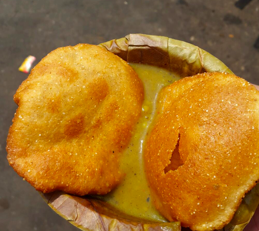 StreetsThatTalk's tweet photo. Authentic breakfast in Agra - Bedai Aloo !
Spicy, crunchy and delicious..

At: Deviram Sweets, #Agra
.
Photo Credits: Kapil Agarwal
.
#TSAgra #Agrafoodies #agradiaries #agrafood #bedaialoo #aloopuri #purisabzi #streetfood #breakfastgoals #Breakfastdiaries https://t.co/0V3oga55sz
