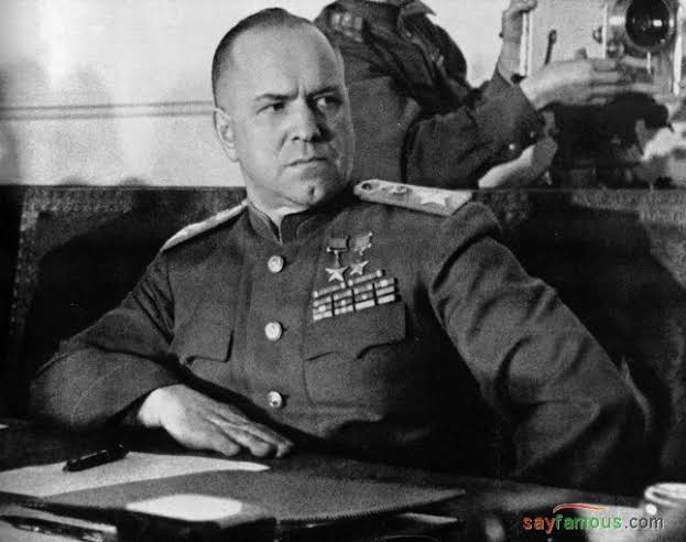 "Zhukov'u bulduğunuz yerde, zaferi de bulursunuz."

Böyle söylemişti Stalingrad Savunması'nda onunla birlikte çarpışan askerler. Sovyet Mareşal Georgy Zhukov.
