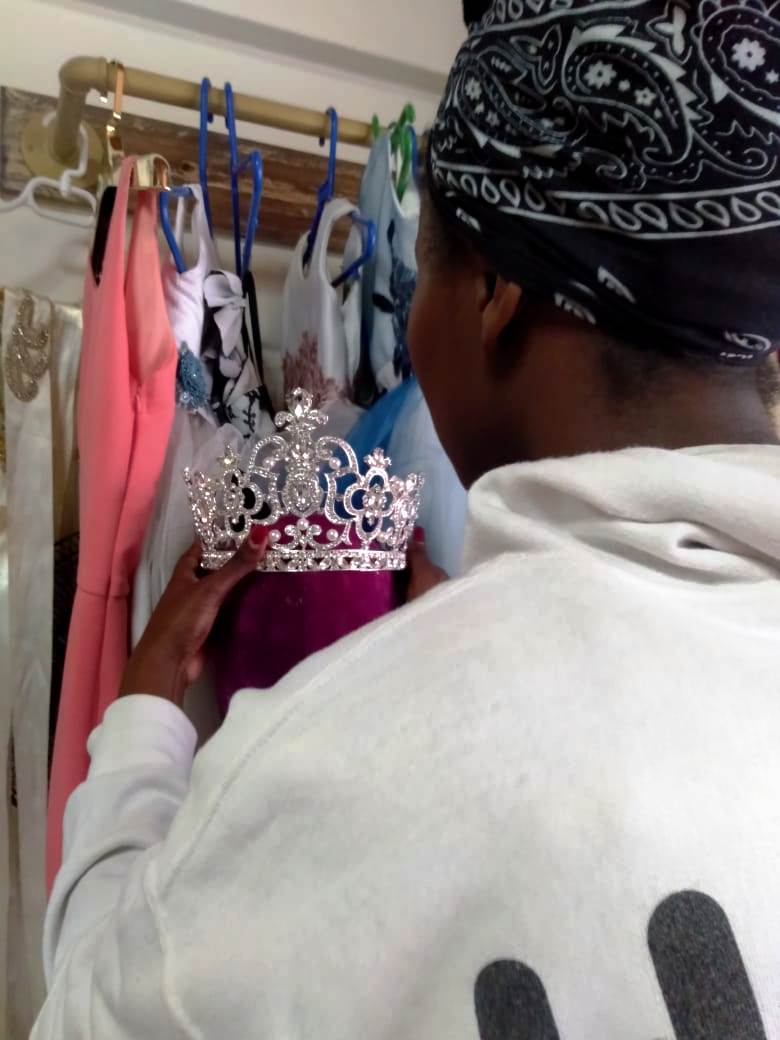 On Friday our students had the opportunity to visit Ogake Bridal, a distinct Kenyan atelier. Their vision to create masterfully tailored clothing using a combination of classic techniques and creative, contemporary styling brought a deeper insight of #fashion in the real world.