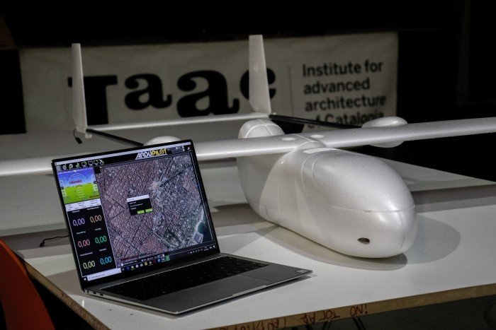 🛩️Former <a href="/Phablabs40/">Phablabs 4.0</a> students Armand and Anuar are working on their high school final project here at Fab Lab Bcn; a drone that can save lives - <a href="/DroneNiara/">Drone Niara</a>! 
Help them reach their goal and finish this amazing project with #crowdfunding! ❤️
👉 goteo.org/project/drone-…
