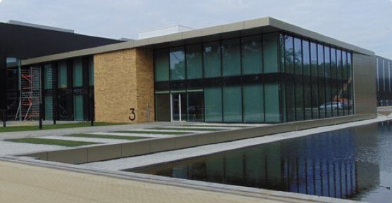 VDGbrok's tweet image. Orange Works op Vorstengrafdonk in Oss opgeleverd door Heembouw. Check die plaatjes, prachtig en duurzaam pand 💙 

heembouw.nl/nieuws-blog/ni…