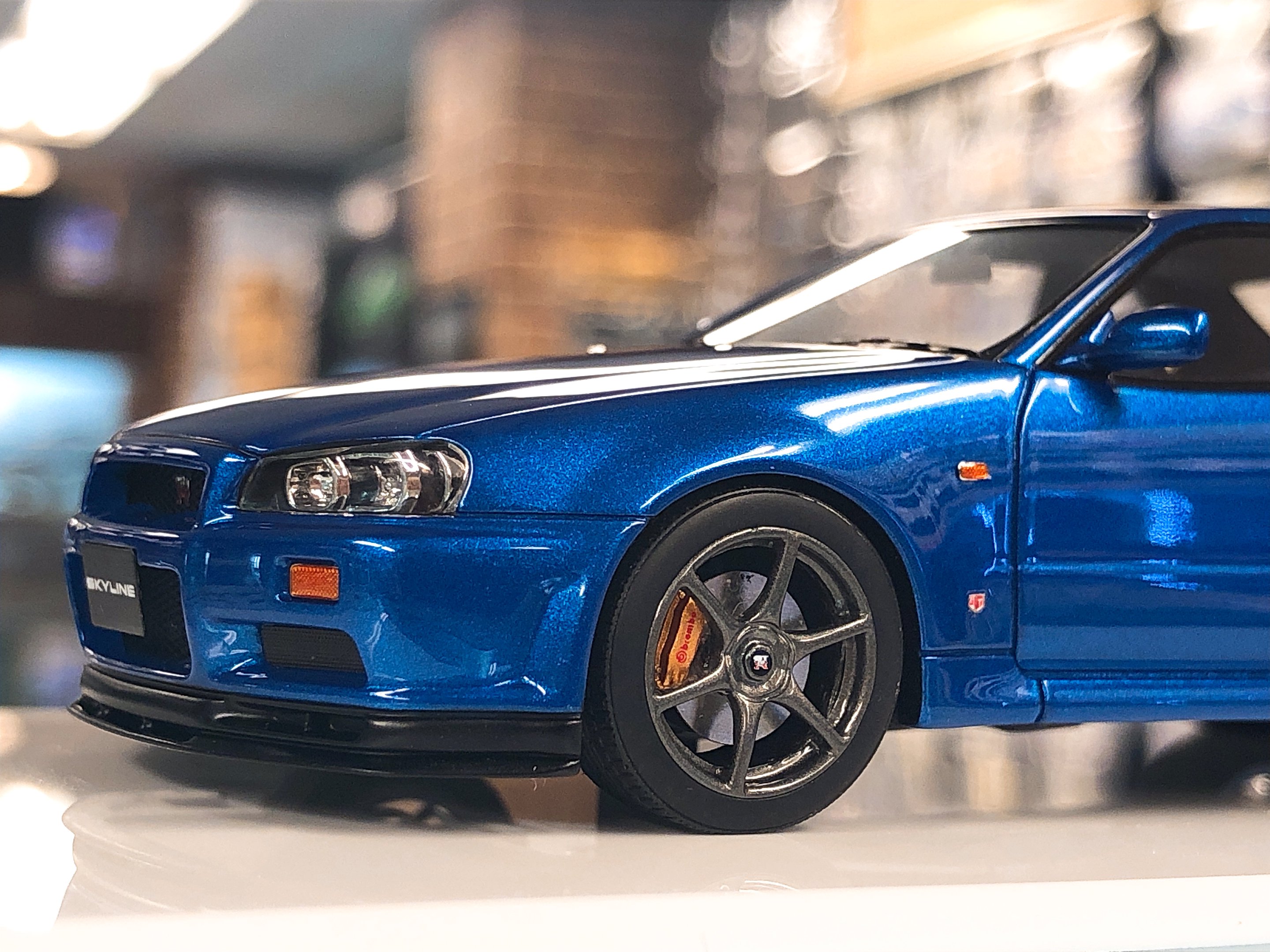 ミニカーショップ ポストホビー新宿店 アイドロンの新商品 日産 スカイラインgt R Bnr34 V Spec 1 43スケールが入荷しました カラーはベイサイドブルー 1999年に発表され現在も高い人気を誇るr34 いやぁホントにかっこいいんだよなぁ