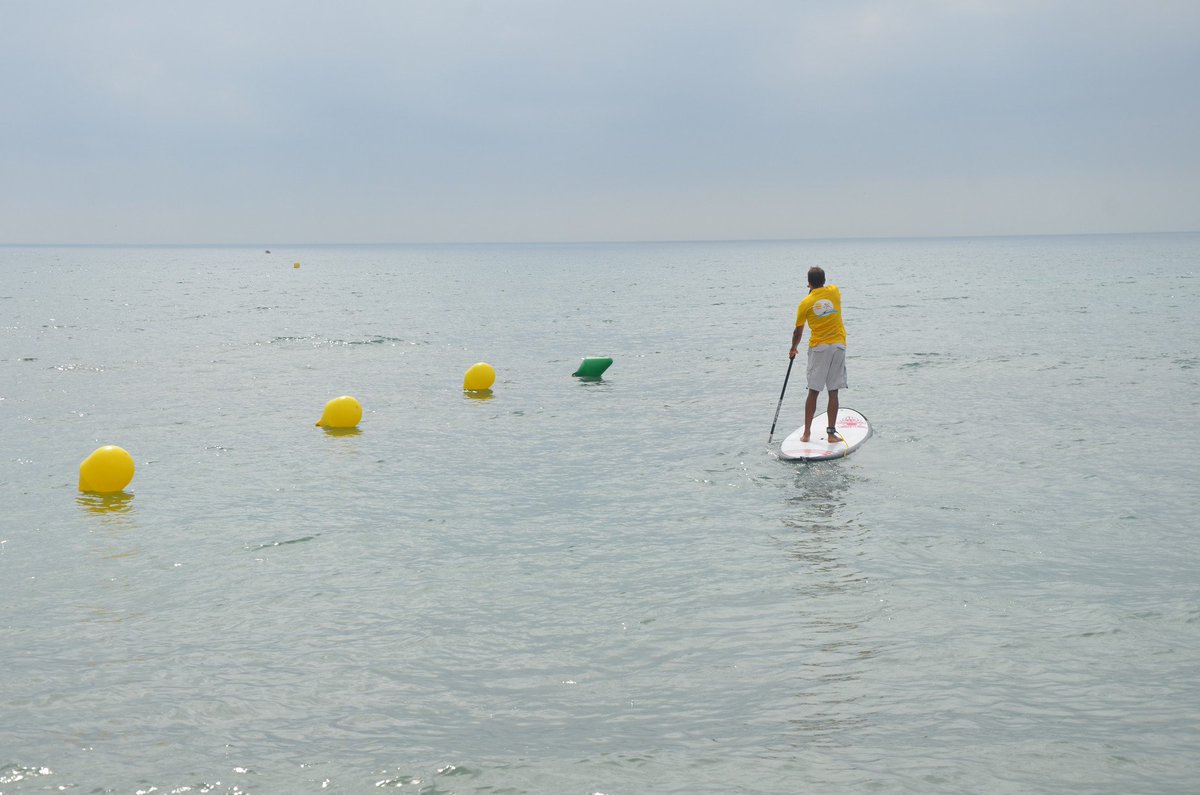 ¿Quieres aprender a practicar Paddel Surf? Si estás empadronado y tienes entre 17 y 25 años estás a tiempo. El precio es de 20 euros y el curso se imparte los días 4, 11, 18 y 25 de agosto. Inscripciones en juventud@fuengirola.org  
Más info 👉 fuengirola.es/evento/curso-b…