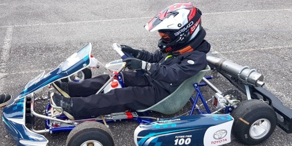 Koska nuorissa on tulevaisuus!

Lahjoitimme karting-auton Flying Finn 100 -hankkeelle. Toivomme menopelin auttavan ajotaitojen kehittämisessä niin, että näemme jatkossakin lentäviä suomalaisia autourheilun parissa. #toyotasuomi #flyingfinn100 #akkry