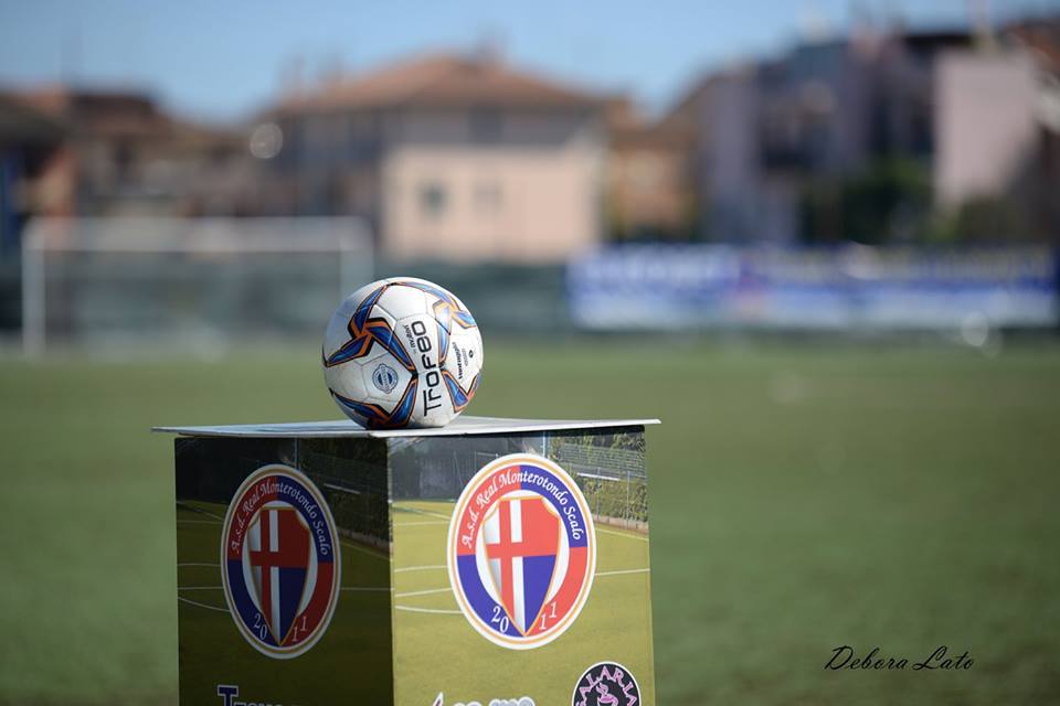 Una nuova stagione. Nuove emozioni. Nuove sfide. In rosso blu ❤💙 da vivere insieme.

Lunedì 5 agosto dalle ore 18.00 riprende il via la stagione 2019/2020 al campo O.Pierangeli.