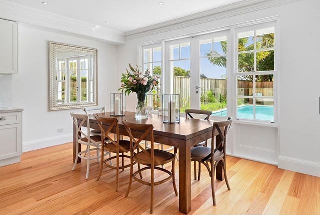 CradleDesign's tweet image. R E S I D E N T I A L | The cottage beach inspired windows  and doors draw focus to the outdoor area, framing the pool and backyard. View the full project via our bio link under residential.⁠
⁠
#hamptonsstyle #residentialarchitecture #residentialdesign… ift.tt/2Z7Wl6D